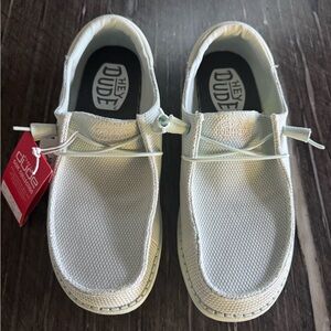 Hey Dude Women’s Sneakers
Color - Iced Mint